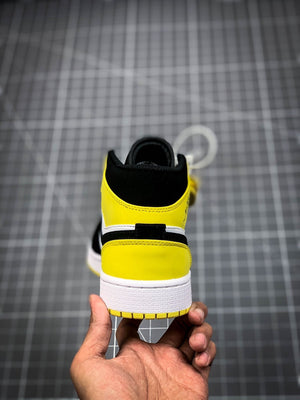 AIR JORDAN 1 MID