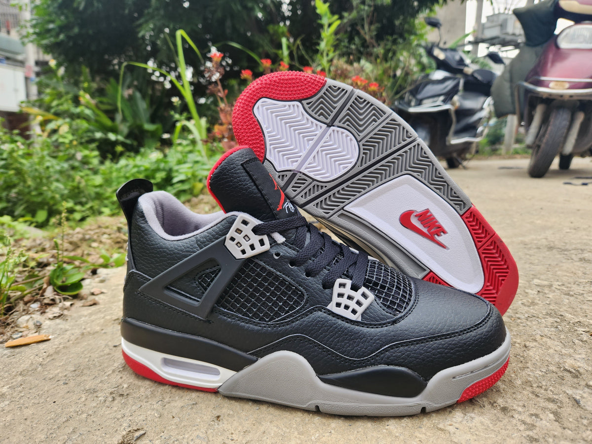 AIR JORDAN 4