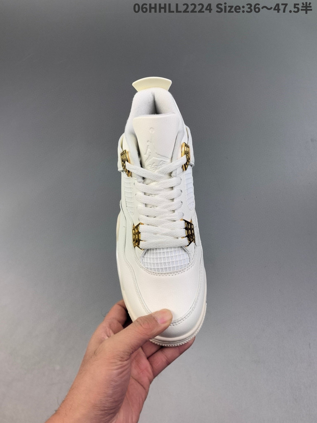 AIR JORDAN 4