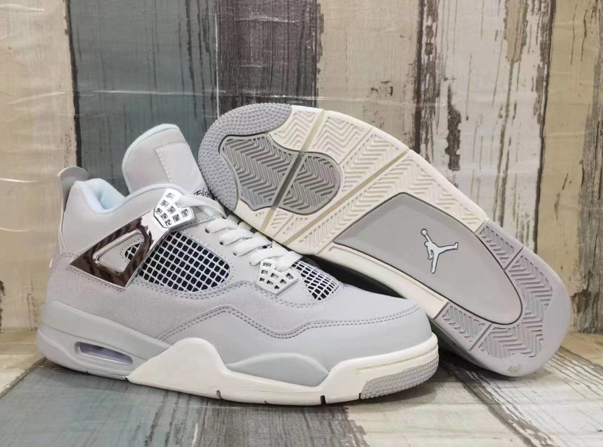 AIR JORDAN 4