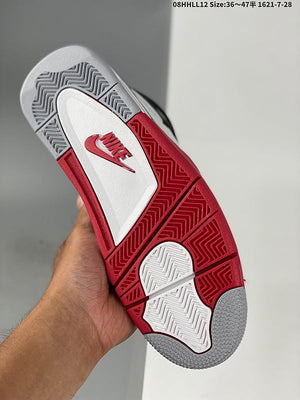 AIR JORDAN 4