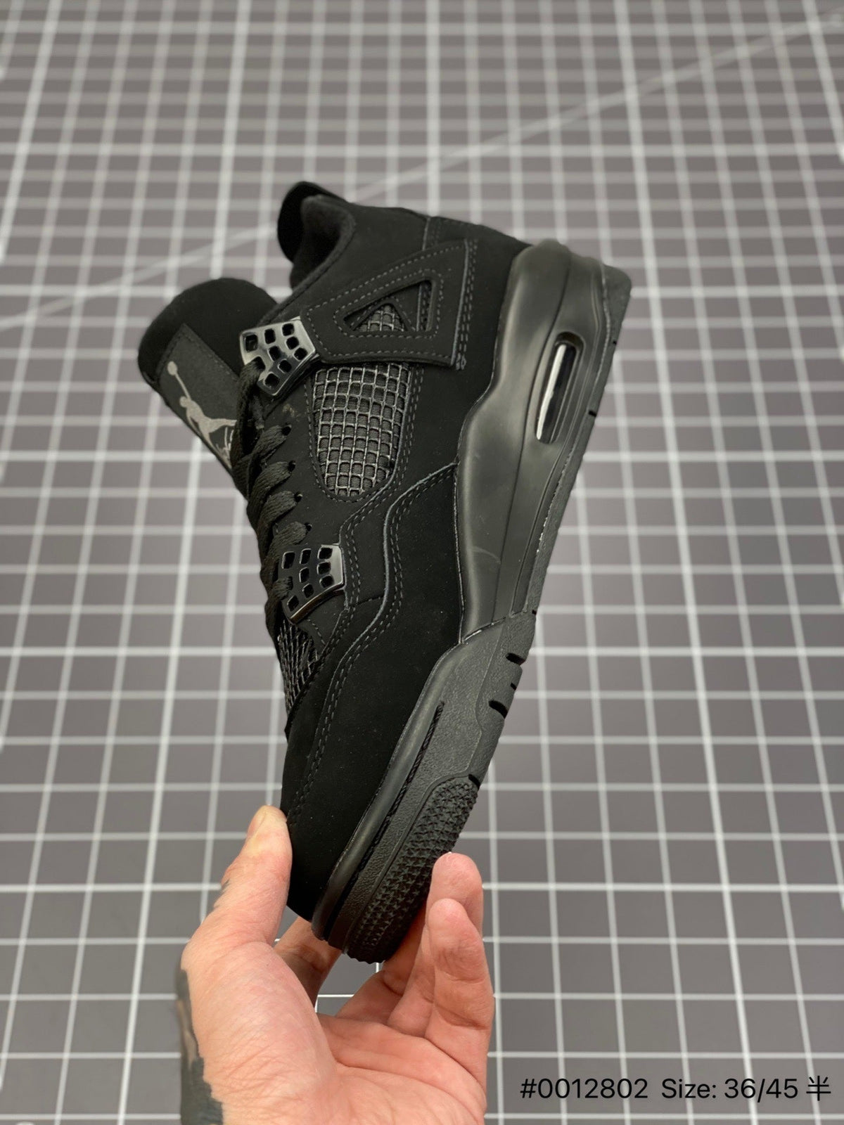 AIR JORDAN 4