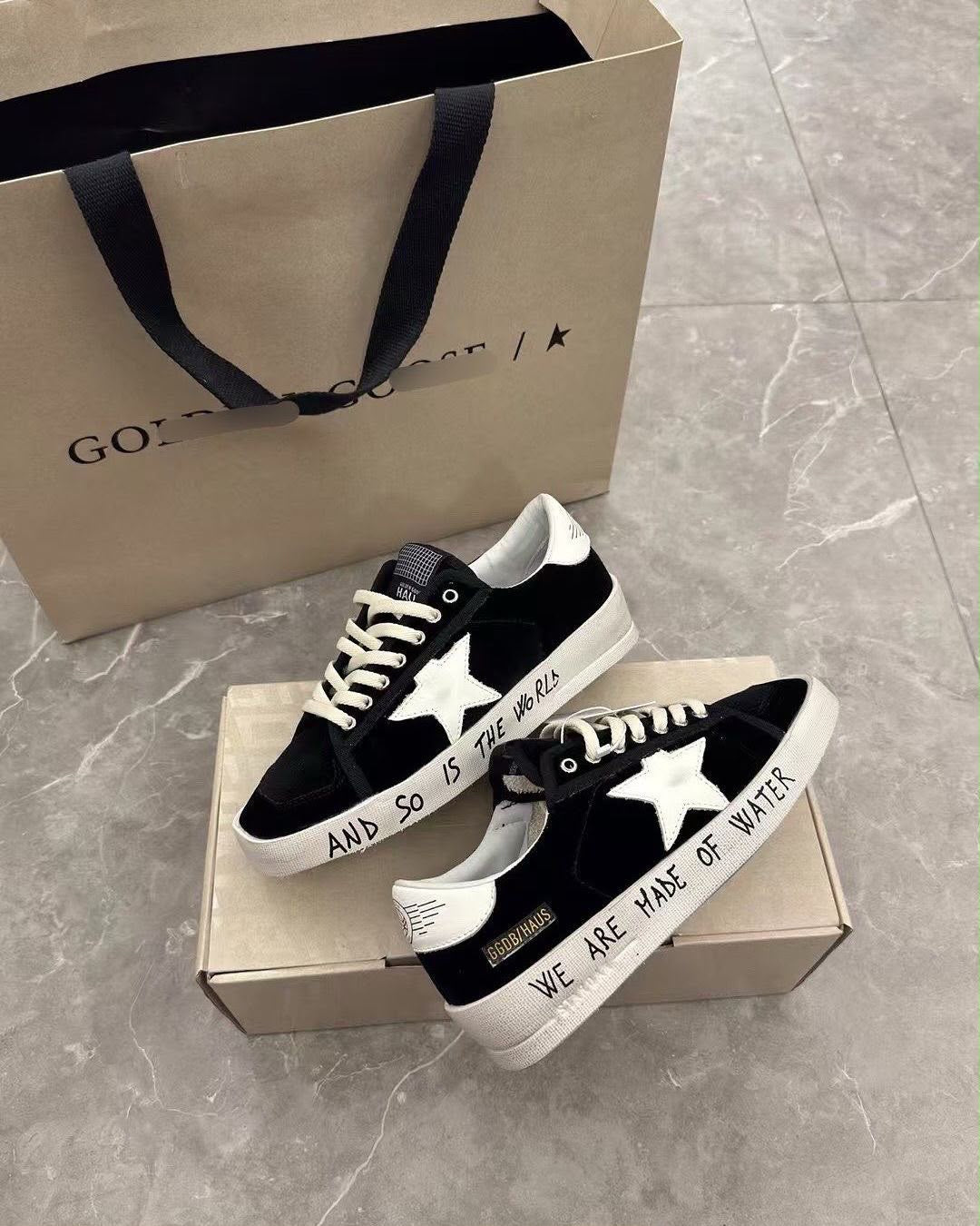 GOLDEN GOOSE