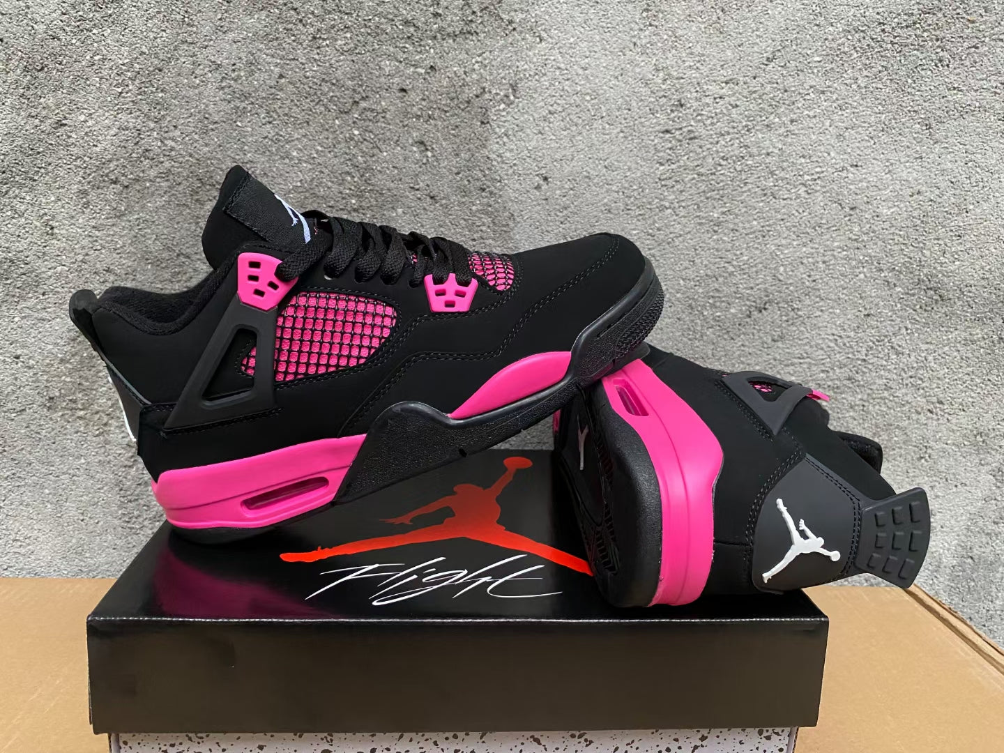 AIR JORDAN 4