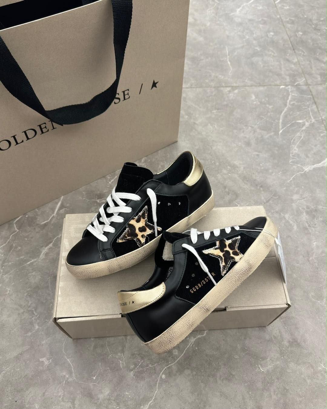 GOLDEN GOOSE