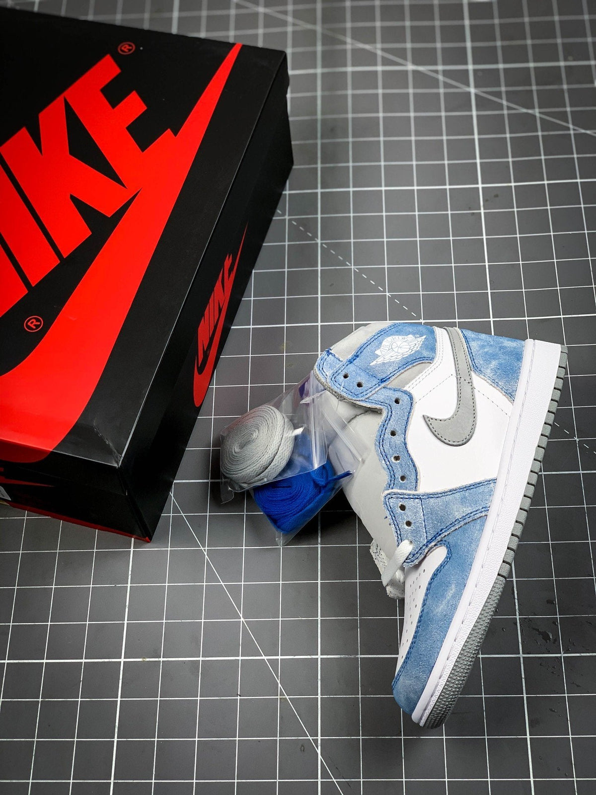 AIR JORDAN 1 HIGH
