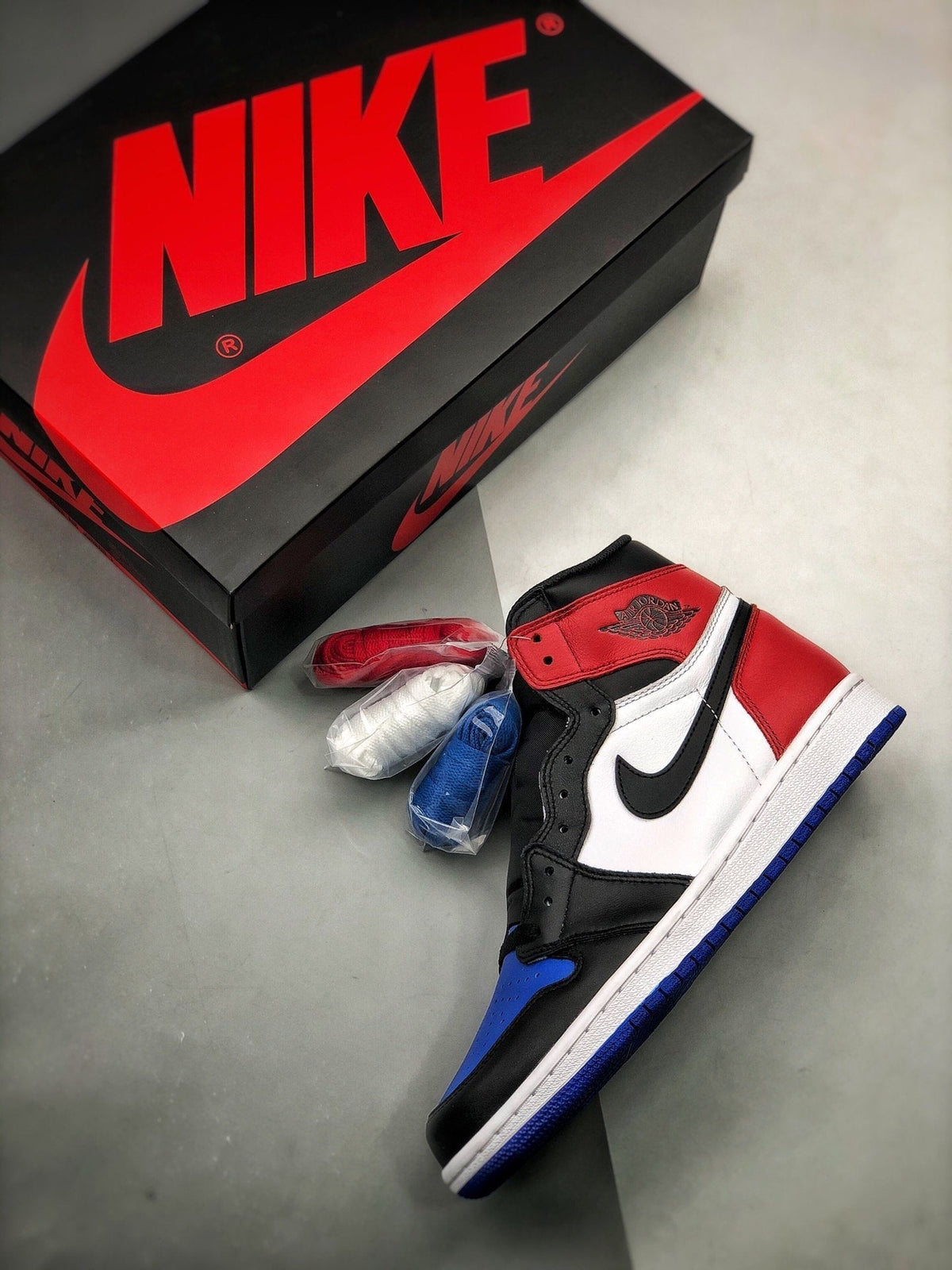 AIR JORDAN 1 HIGH