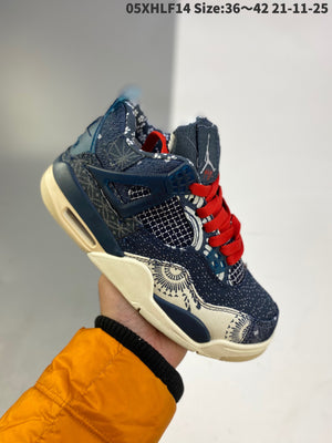 AIR JORDAN 4